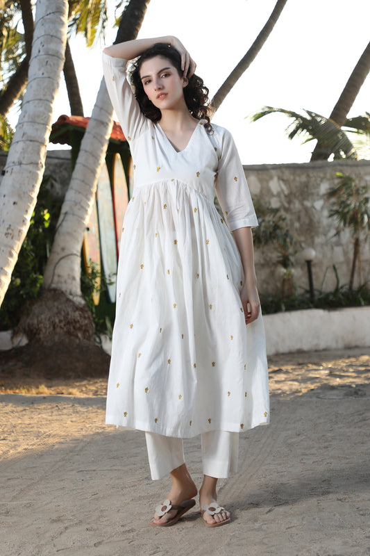 Dhaulo 365 Days of Cotton Dhaulo 365 Days of Cotton